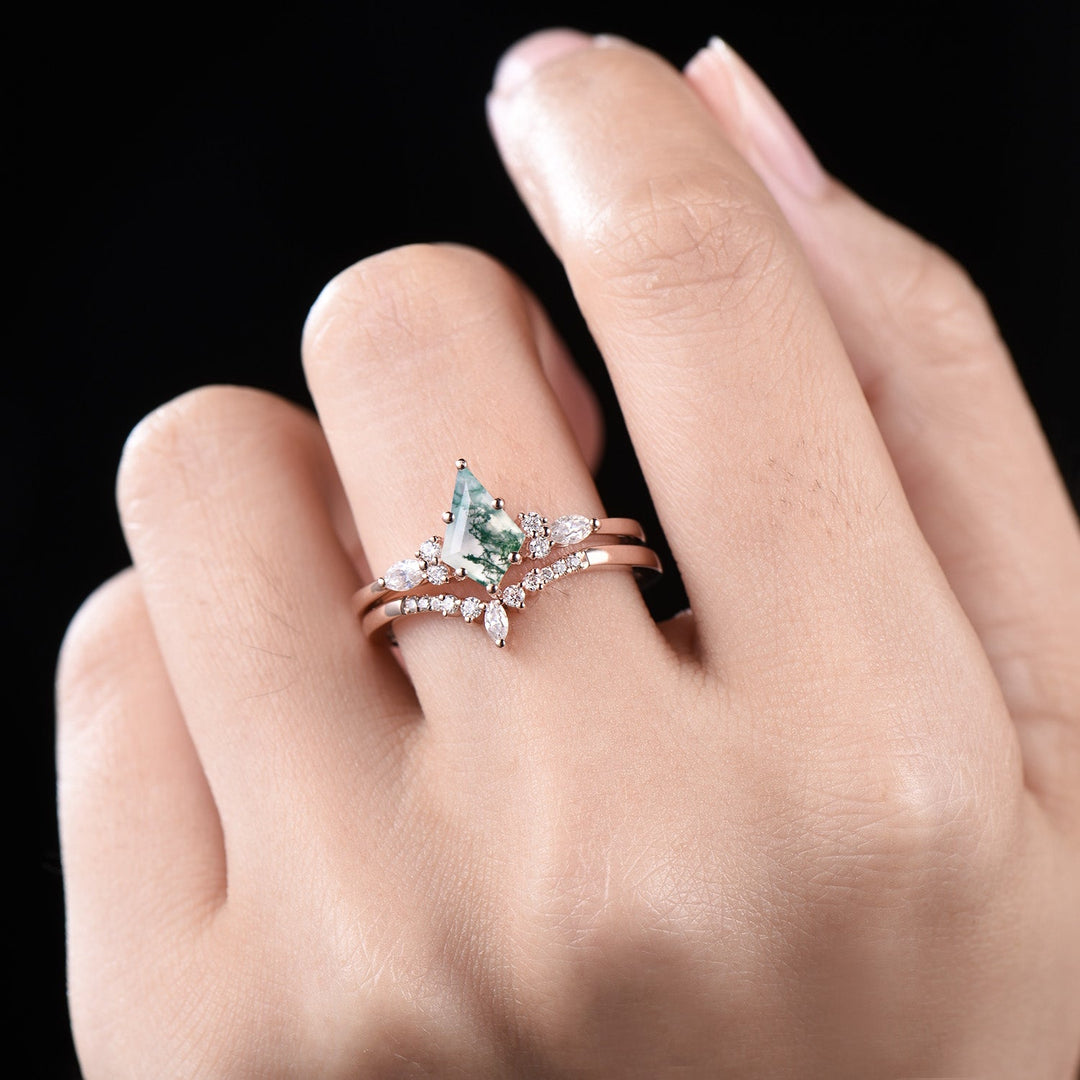 Vintage kite cut green moss agate engagement ring set 14k rose gold marquise cut moissanite ring for women unique bridal wedding ring set
