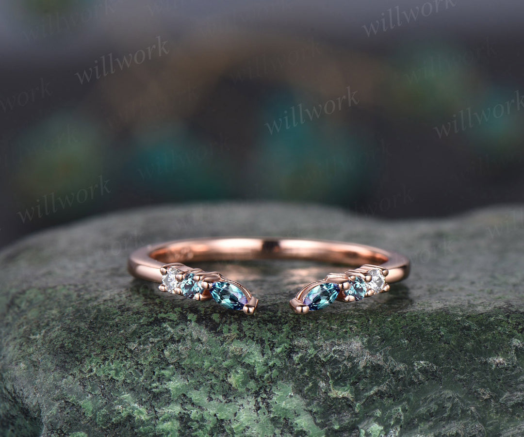 Kite cut green moss agate ring rose gold unique engagement ring dainty moissanite ring set art deco alexandrite open gap wedding band women