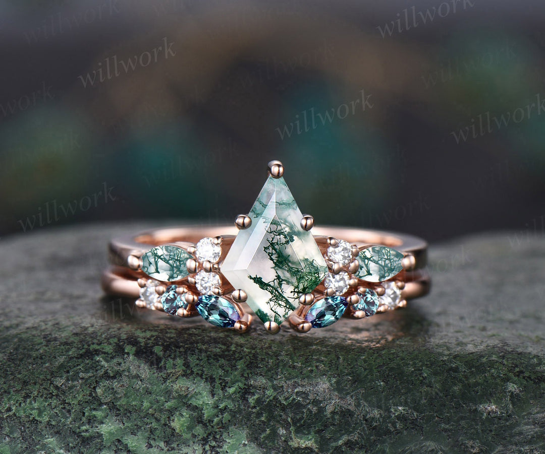 Kite cut green moss agate ring rose gold unique engagement ring dainty moissanite ring set art deco alexandrite open gap wedding band women