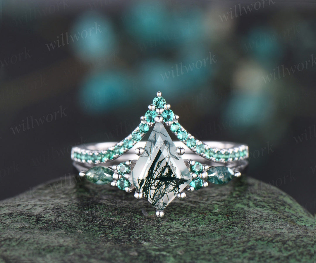 Kite cut moss agate ring vintage white gold 6 prong unique engagement ring curved emerald ring women promise ring her gift