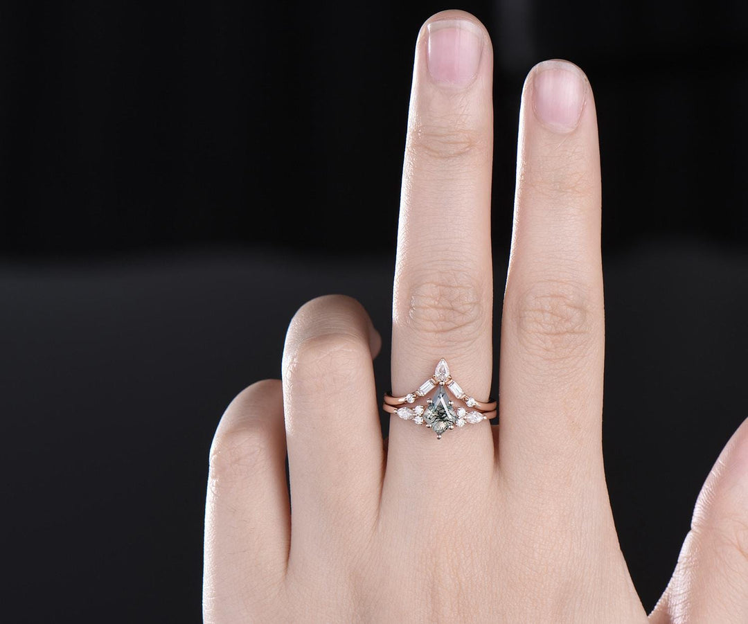 Kite cut moss agate ring vintage rose gold 6 prong unique engagement ring set women Baguette moissanite stacking bridal ring set gemstone